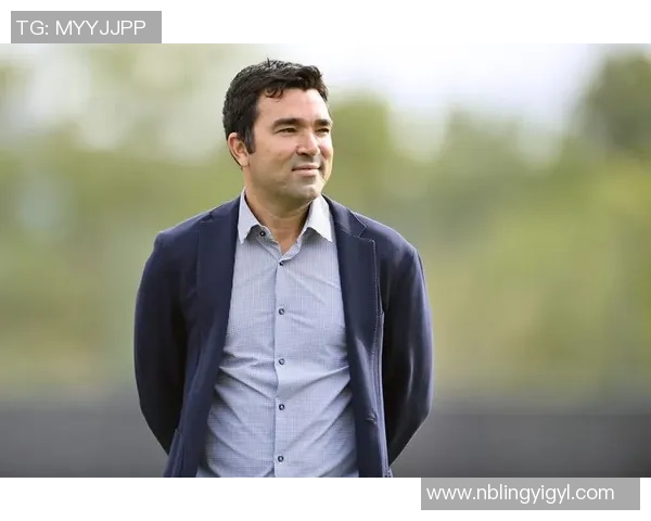 墨西哥足球明星里卡多的传奇之路与辉煌成就回顾